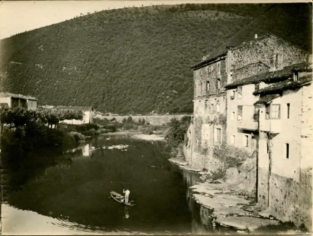 r.-Río Deva en Alzola (Guipúzcoa)