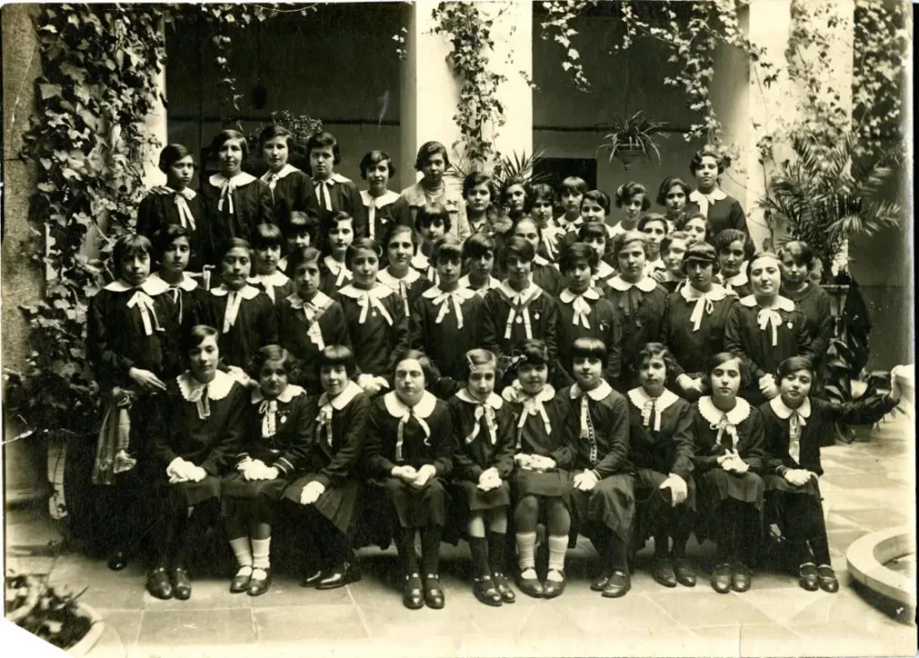 y.-Antonia Román en el Colegio de la Inmaculada Concepción